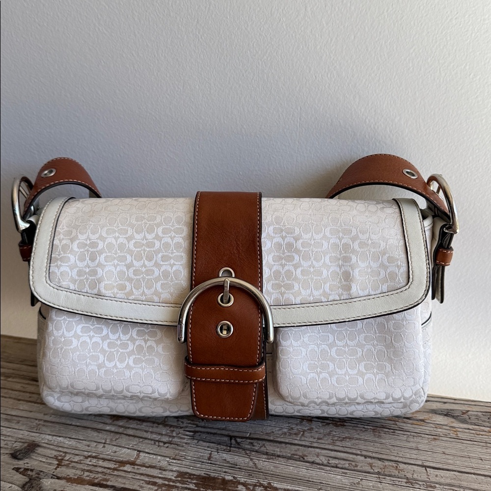 Coach  Signature C
Soho Shoulder Bag - Picture 3 of 16